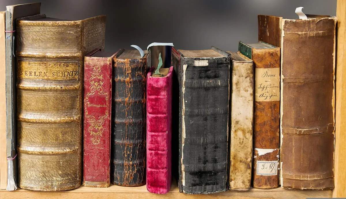 クリスマスの背景、本、読書、古い、文学、本、棚、古い本、硬い本、硬い本、表紙、収集、図書館、歴史的、皮革の表紙、b