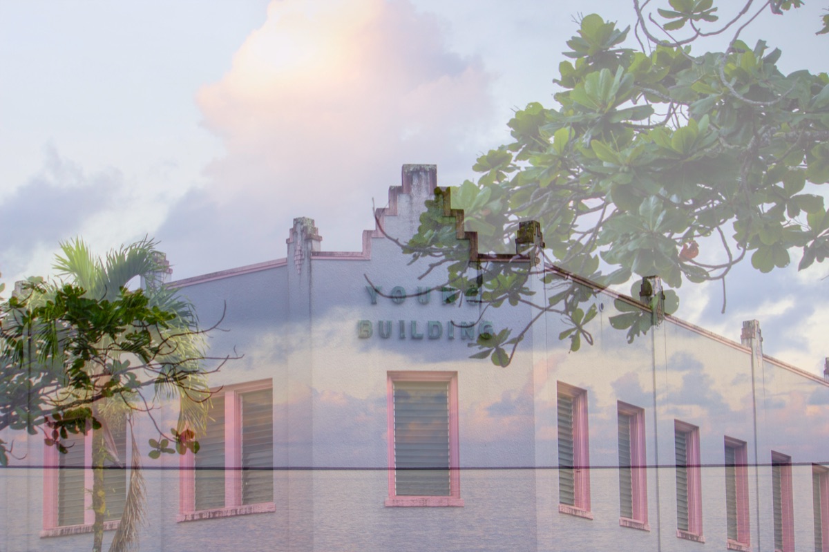 Edifici urbani di Deddo, Guam: densità abitativa e vivacità