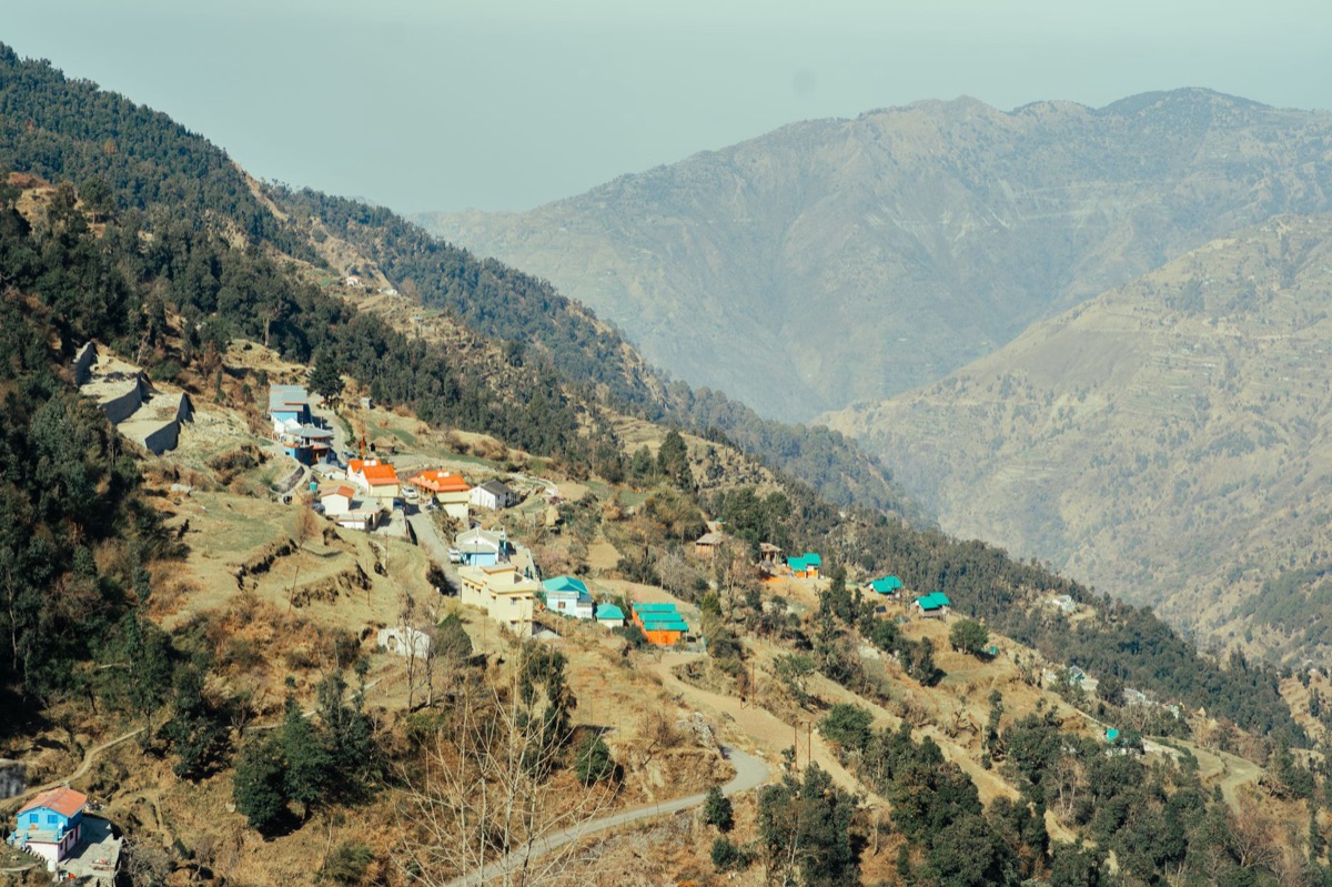 Modern photograph of Dedede village showing its growth and development