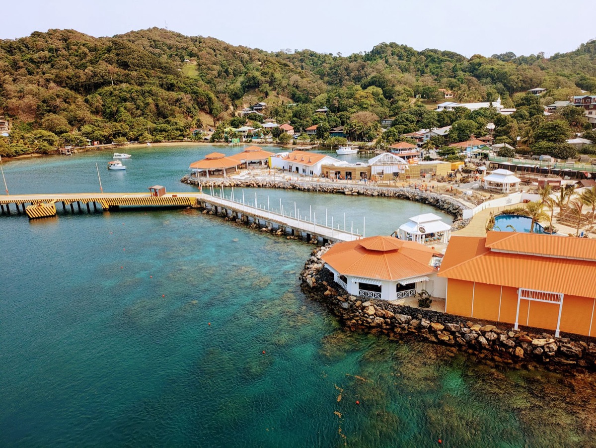 area central de uma ilha tropical