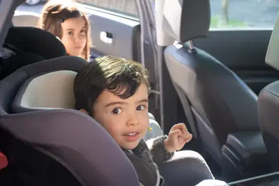 Alquiler de coche con niños: guía para movilidad en Guán